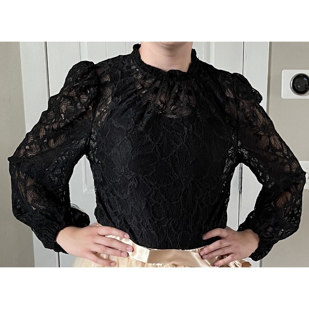 WAYF black long sleeve lace top